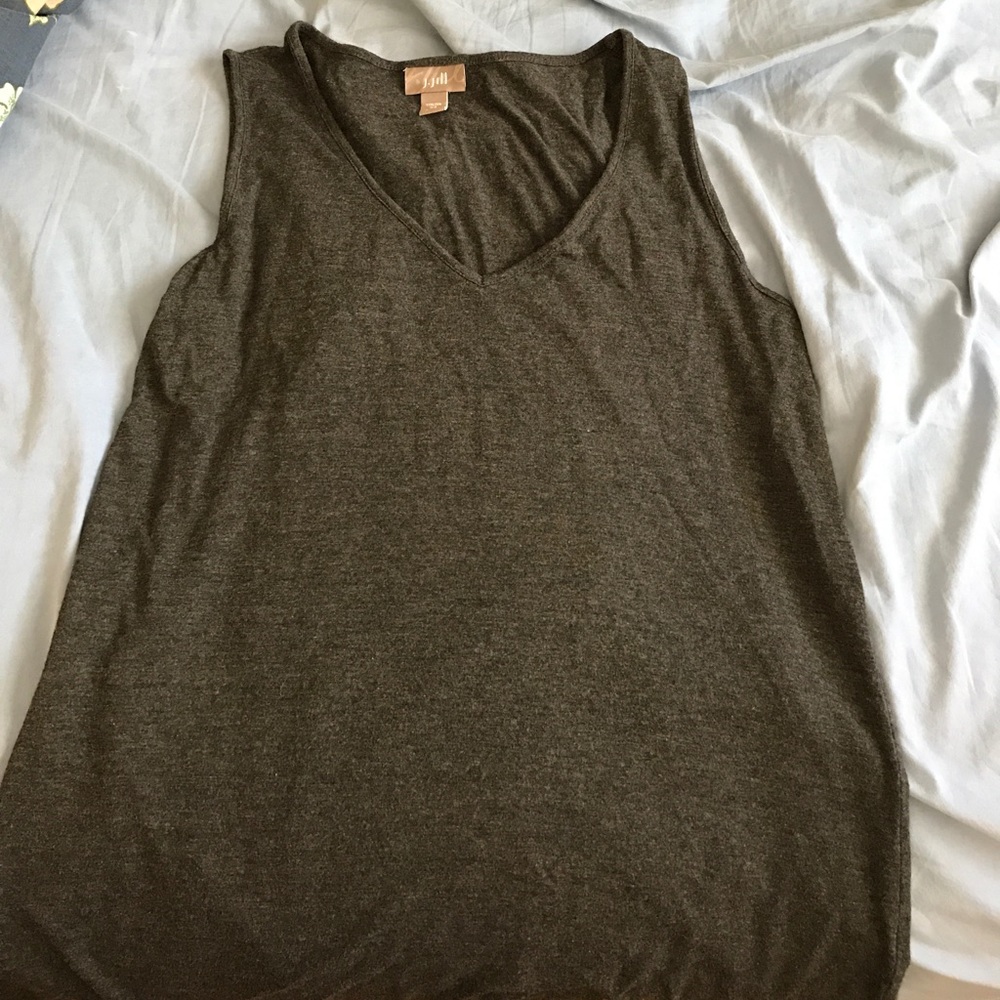Gray tank