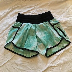 Lululemon size 4 Tracker II shorts