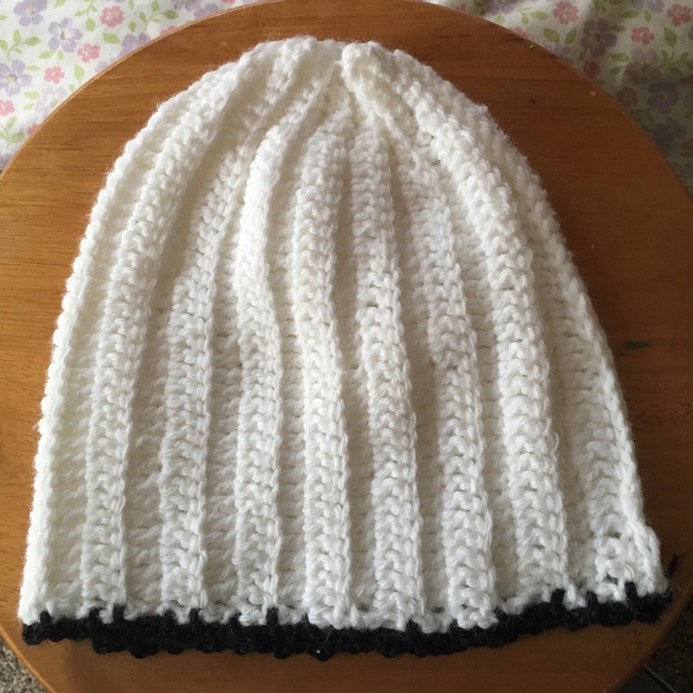 A beanie/hat