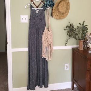 Maxi dress with knot designs