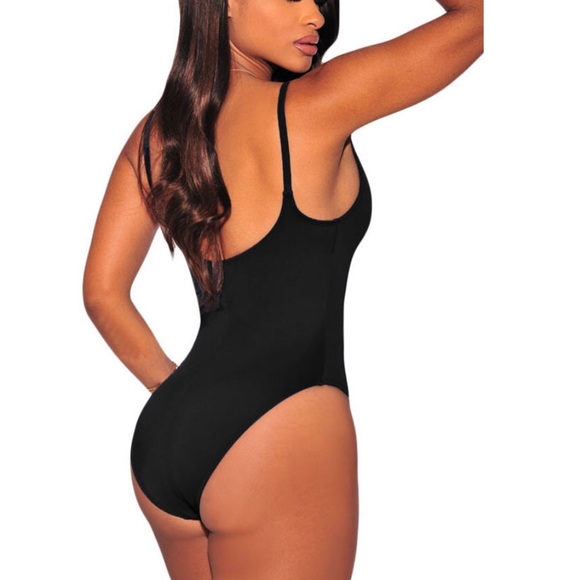 Bloc Lace up front bodysuit - Picture 2 of 2