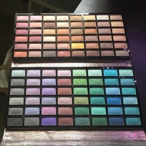 HUGE EYESHADOW PALLET