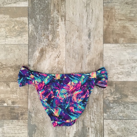 VS PINK BIKINI BOTTOM - Picture 3 of 3