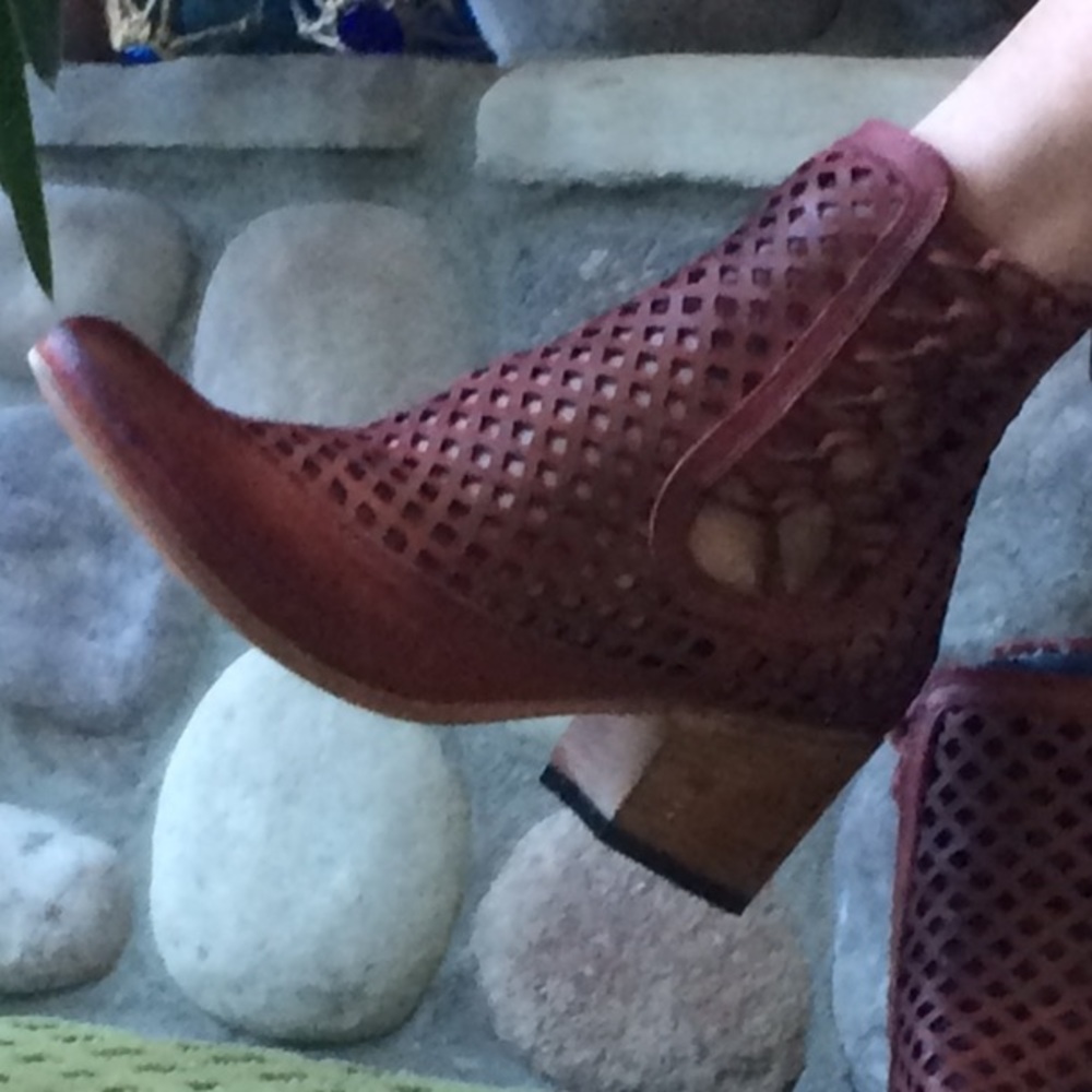 🍃💕HP Steve Madden Freebird Leather Lazor Bootie - Picture 4 of 8