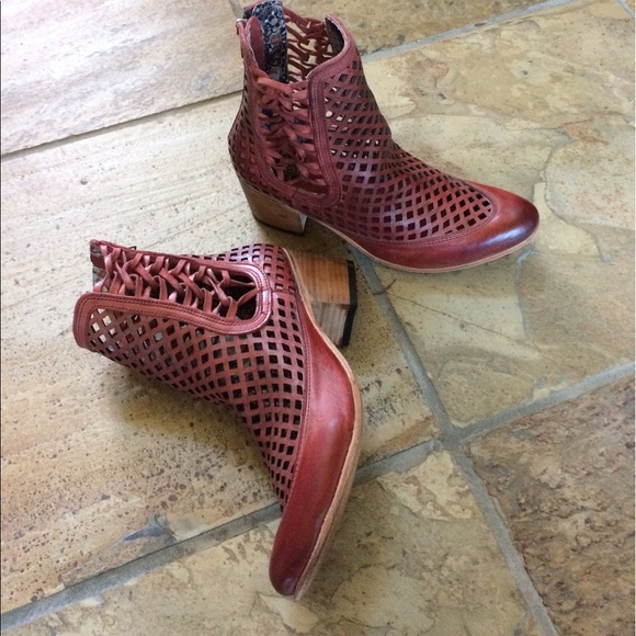 🍃💕HP Steve Madden Freebird Leather Lazor Bootie - Picture 5 of 8