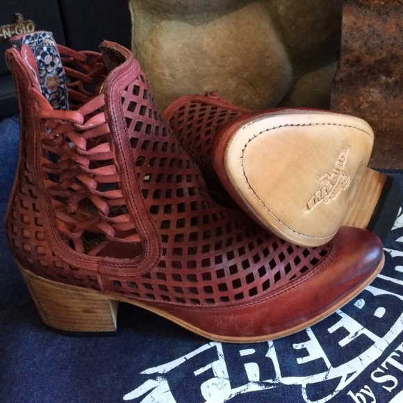 🍃💕HP Steve Madden Freebird Leather Lazor Bootie - Picture 7 of 8