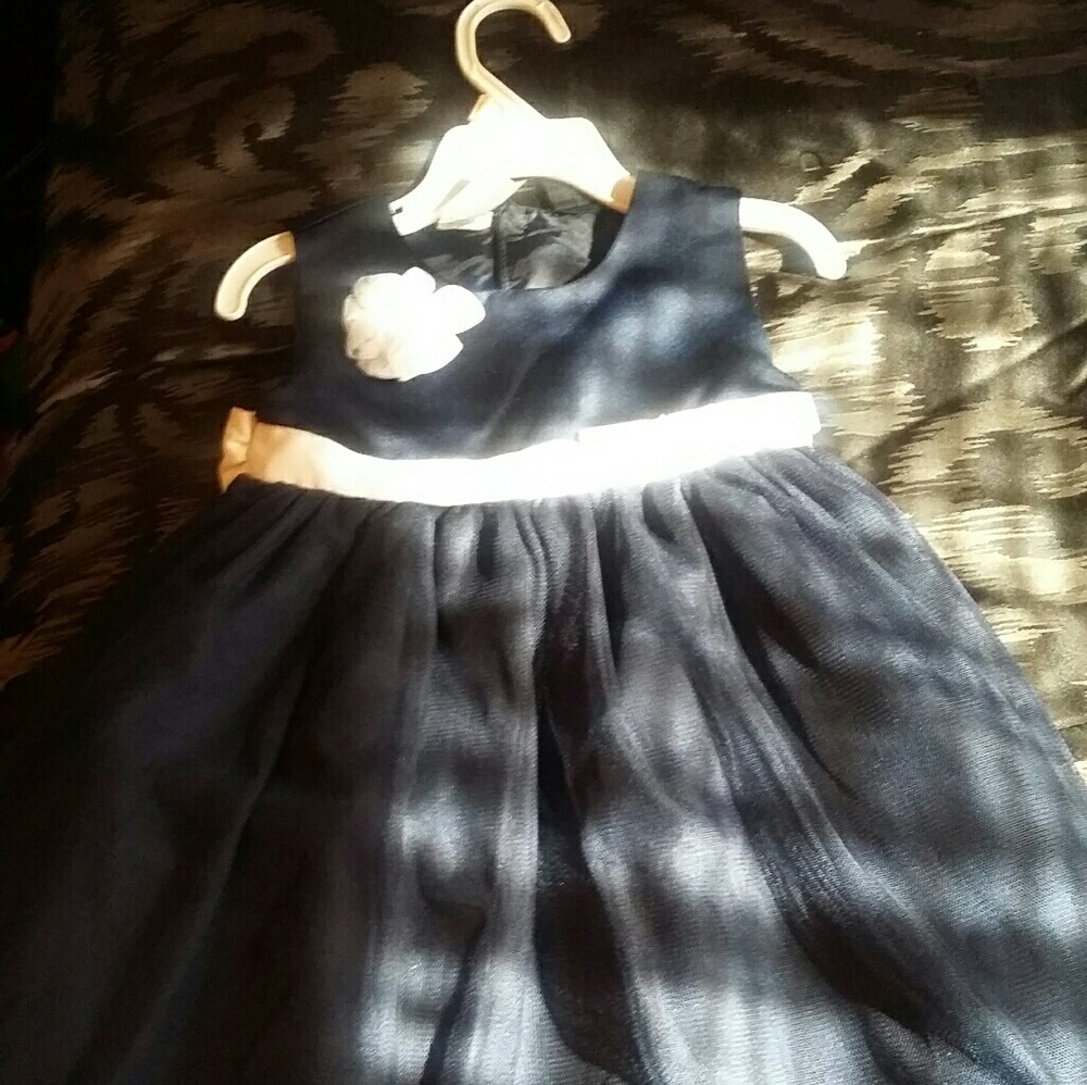 BRAND NEW Toddler Formal Dress with white flower