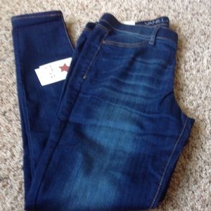 NWT Vanilla Star mid rise jegging