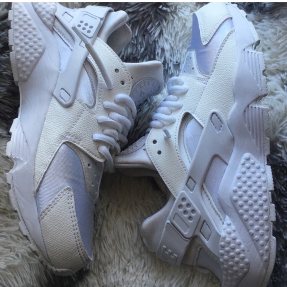 Nike Triple White Huarache