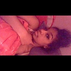 Meet your Posher, Raylauni