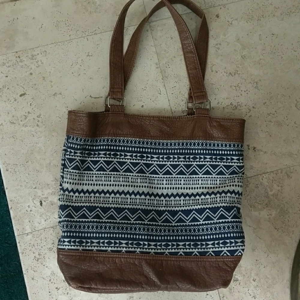 Aeropostale tote Aztec print