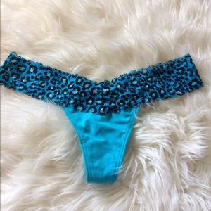 NWT Victoria's Secret blue leopard thong