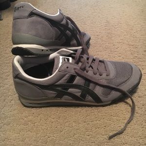 Barely worn vintage asics