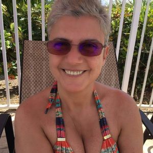 Meet your Posher, Alejandra