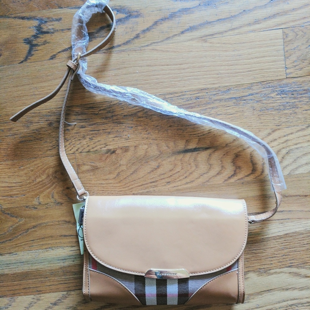 Lookalike Burberry Purse