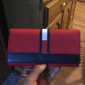 Tommy wallet