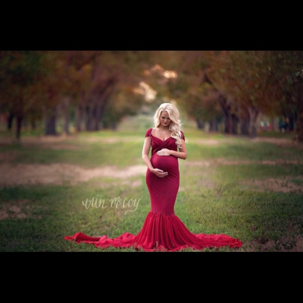 Maternity photo shoot mermaid dress