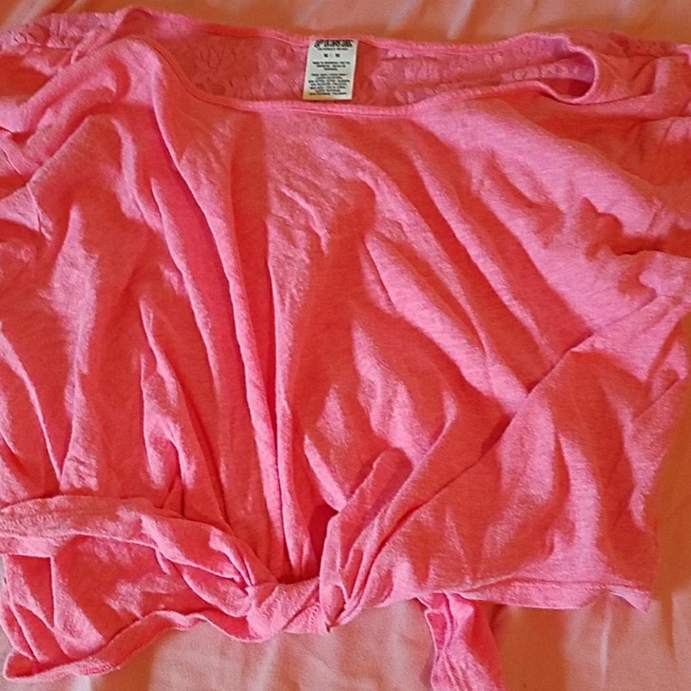 Tee with lace and ties up