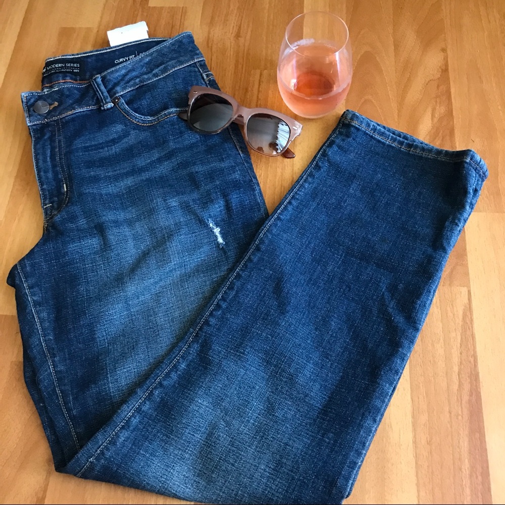 NWT Slightly Distressed Boyfriend Jeans