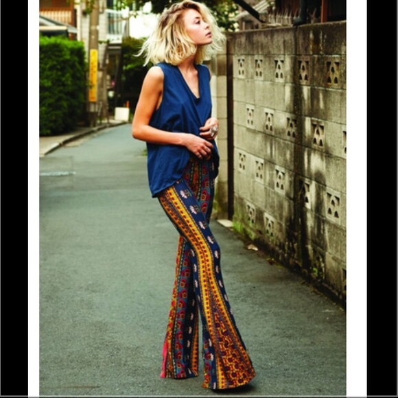 Novella Royale Janis Bell Bottom Red Ethnic Floral - Picture 2 of 8