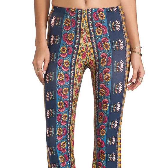 Novella Royale Janis Bell Bottom Red Ethnic Floral - Picture 3 of 8