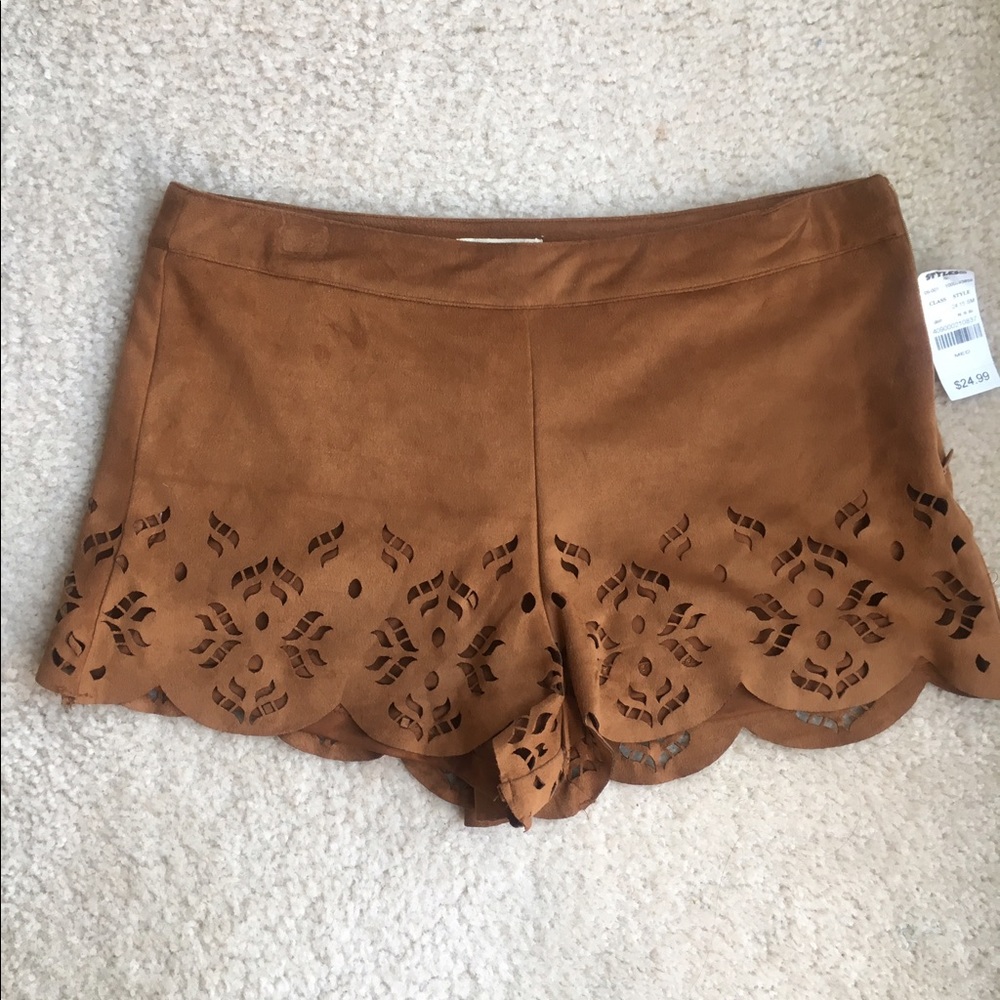 🍫 Suede laser cut shorts 🍫