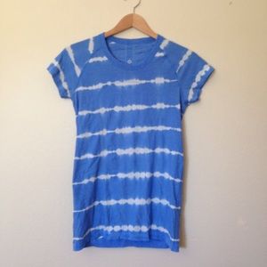 Lululemon short sleeved blue yoga top