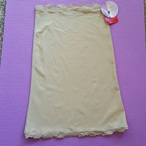 NWT Spanx Lace Half Slip