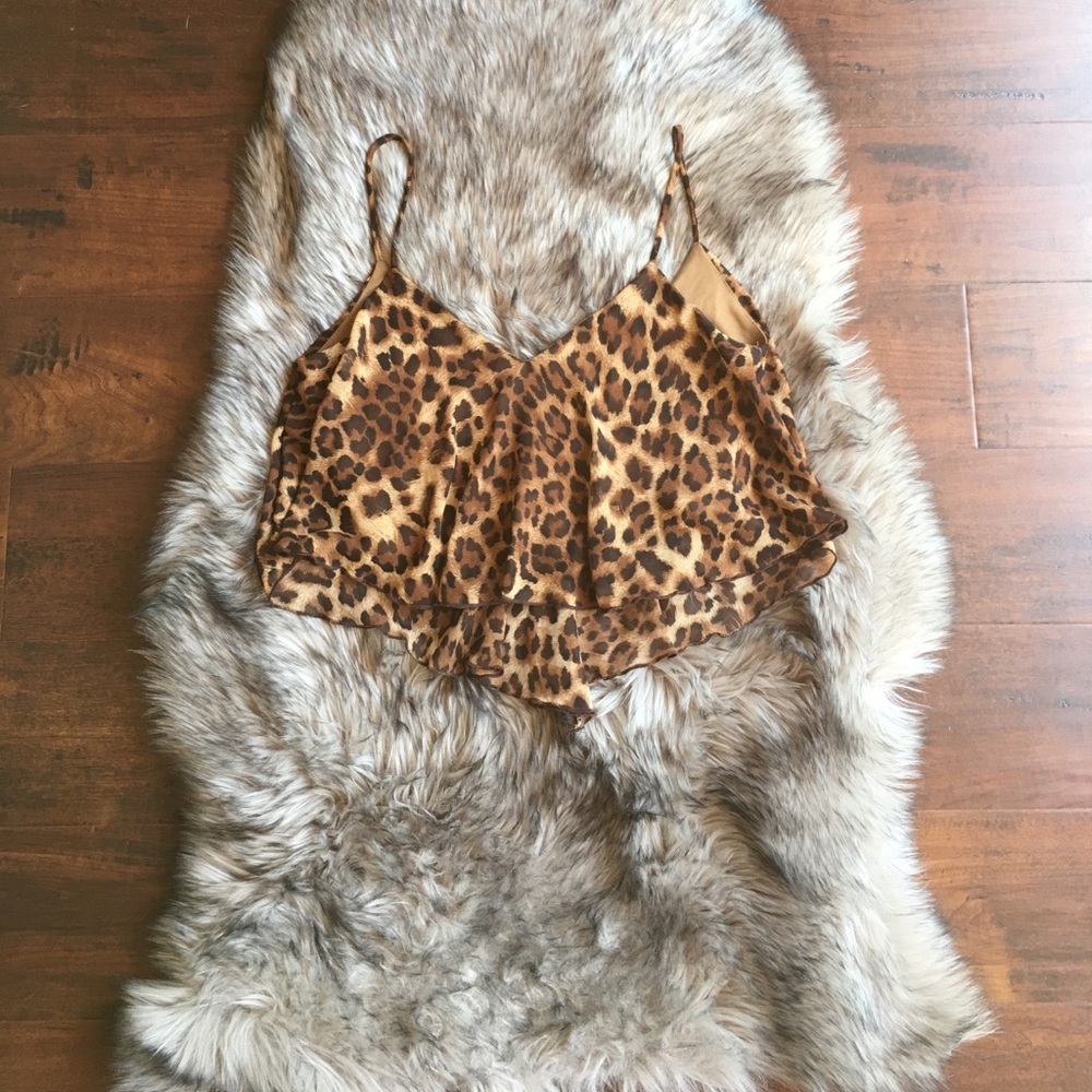 ♡CHEETAH PRINT CROP TOP♡