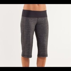 Lululemon clam digger ii - EUC!