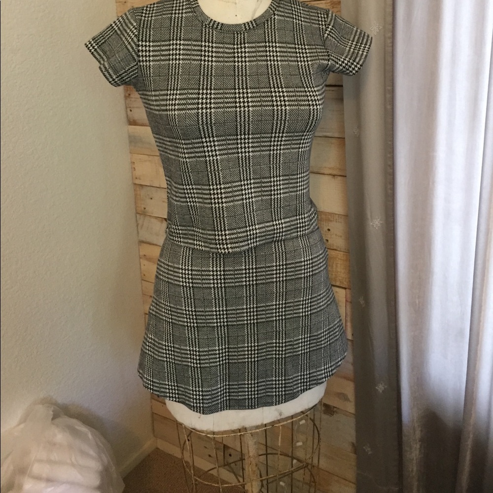 brandy melville plaid skirt
