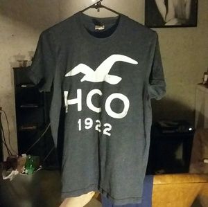 Hollister t shirt