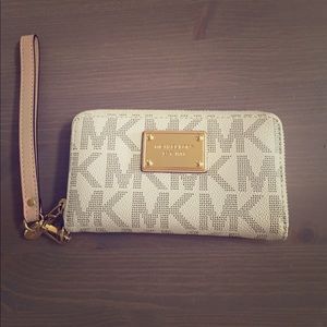 Michael Kors Wallet/ Wristlet