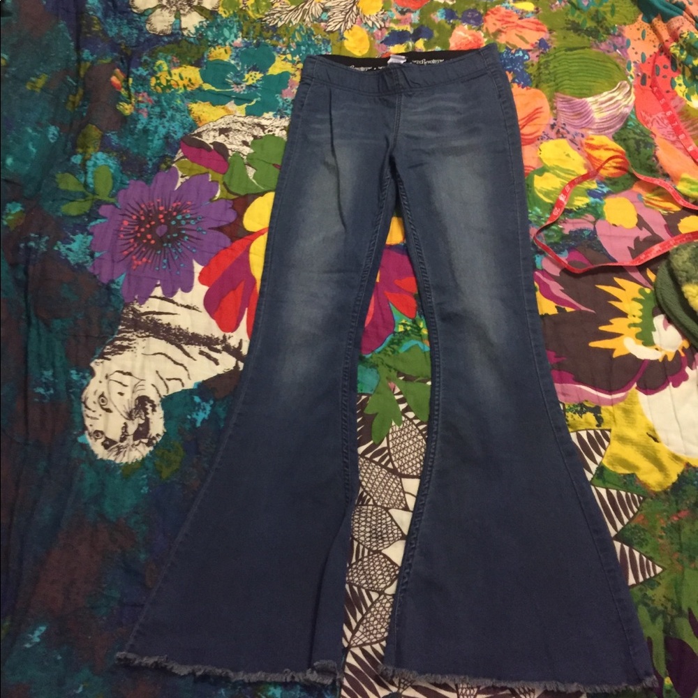 Revolt Pull On Stretch Flares