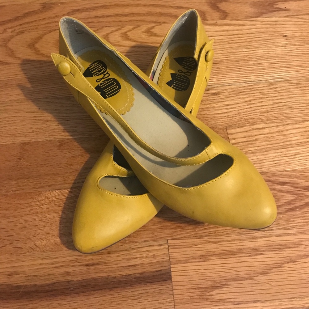 Tulip & Rain Indie Designer Kitten Heels