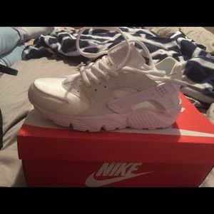 Huraches size 5.5 women's