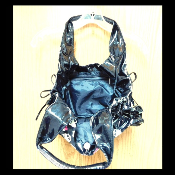 Fancy Rockabilly Bag W/ Skulls Printed Design - Picture 7 of 7