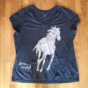 Old Navy "run wild" T-shirt