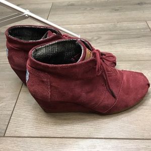 Burgundy Toms Size 7