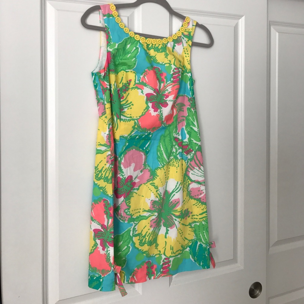 Size 2 Lilly Delia shift dress