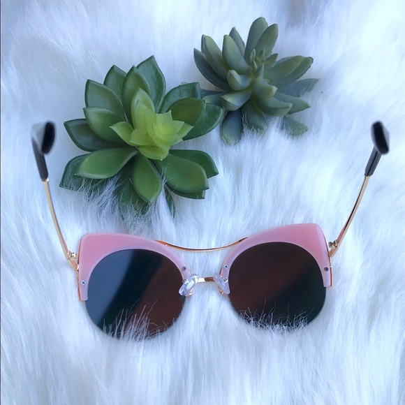 Pink / Gold Marble Cat Eye Oversized Sunglasses - Picture 4 of 4