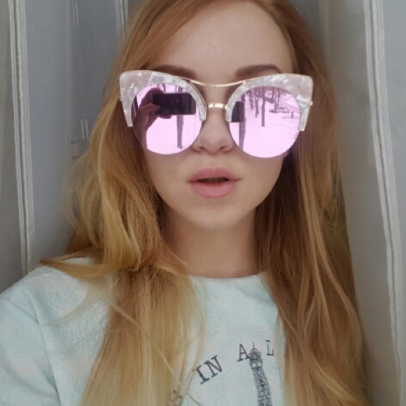 Pink / Gold Marble Cat Eye Oversized Sunglasses - Picture 2 of 4