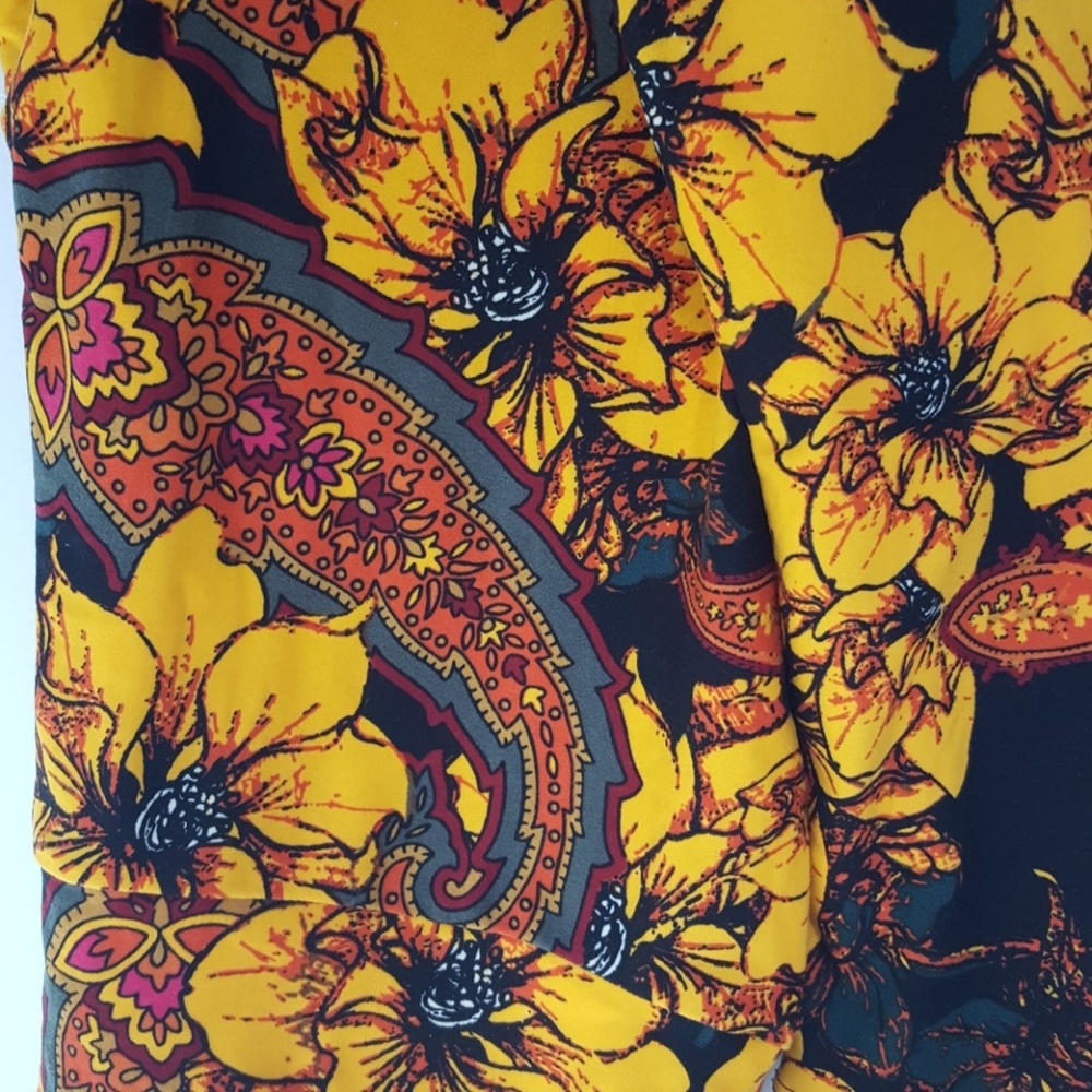 LuLaRoe Tall and Curvy Floral Leggings