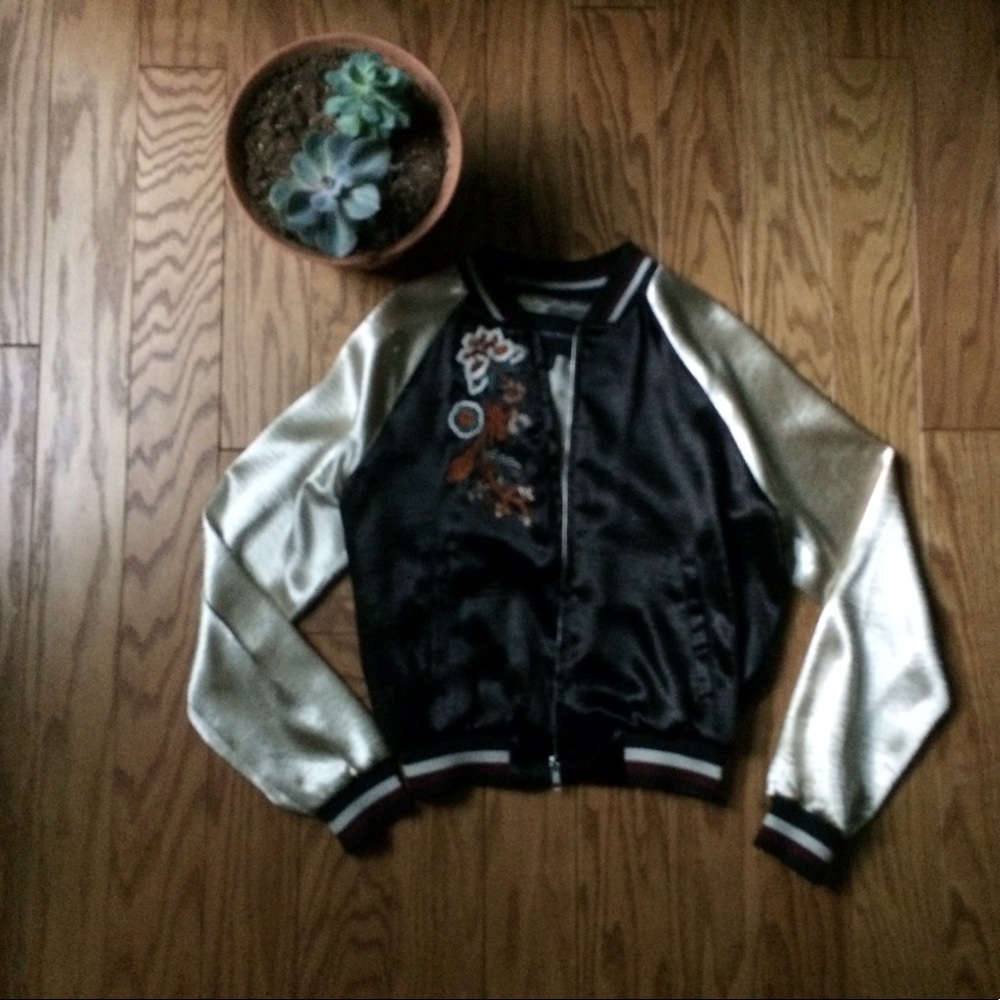 ✨Embroidered Bomber Jacket✨