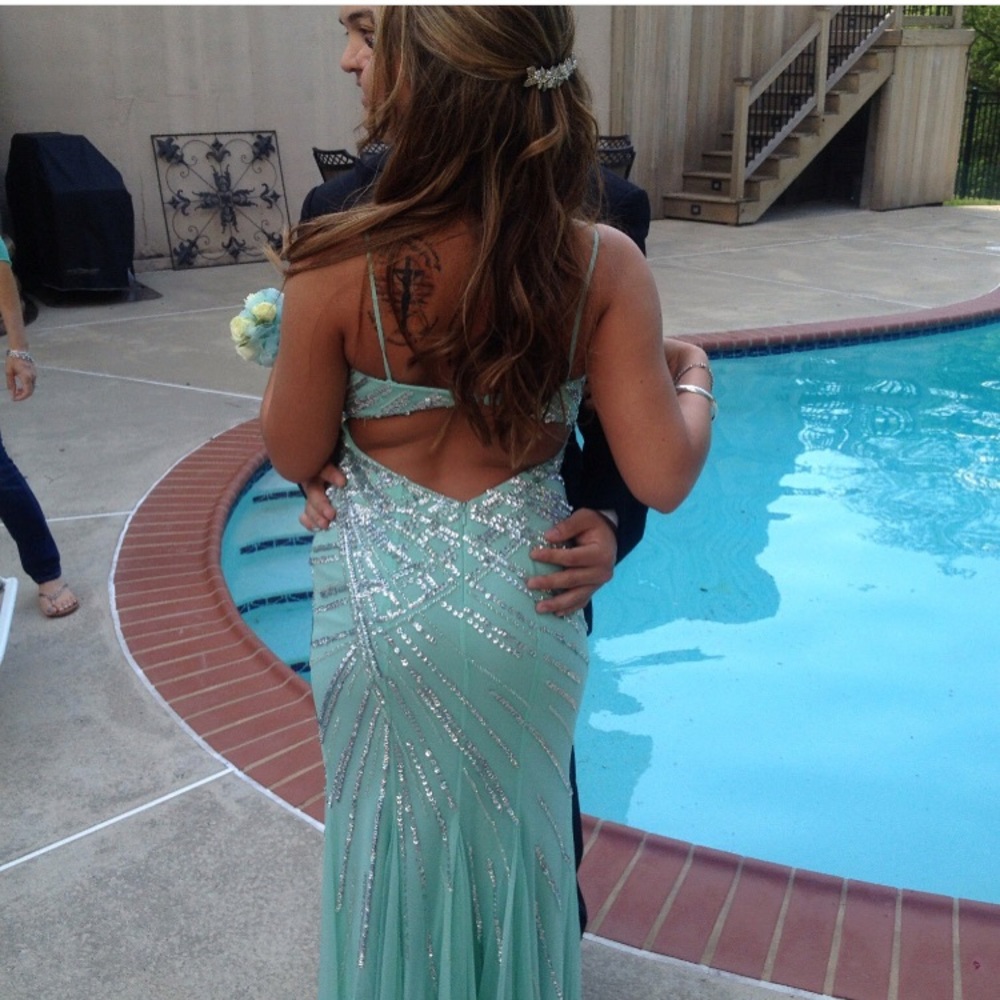 Prom dress - Picture 4 of 5