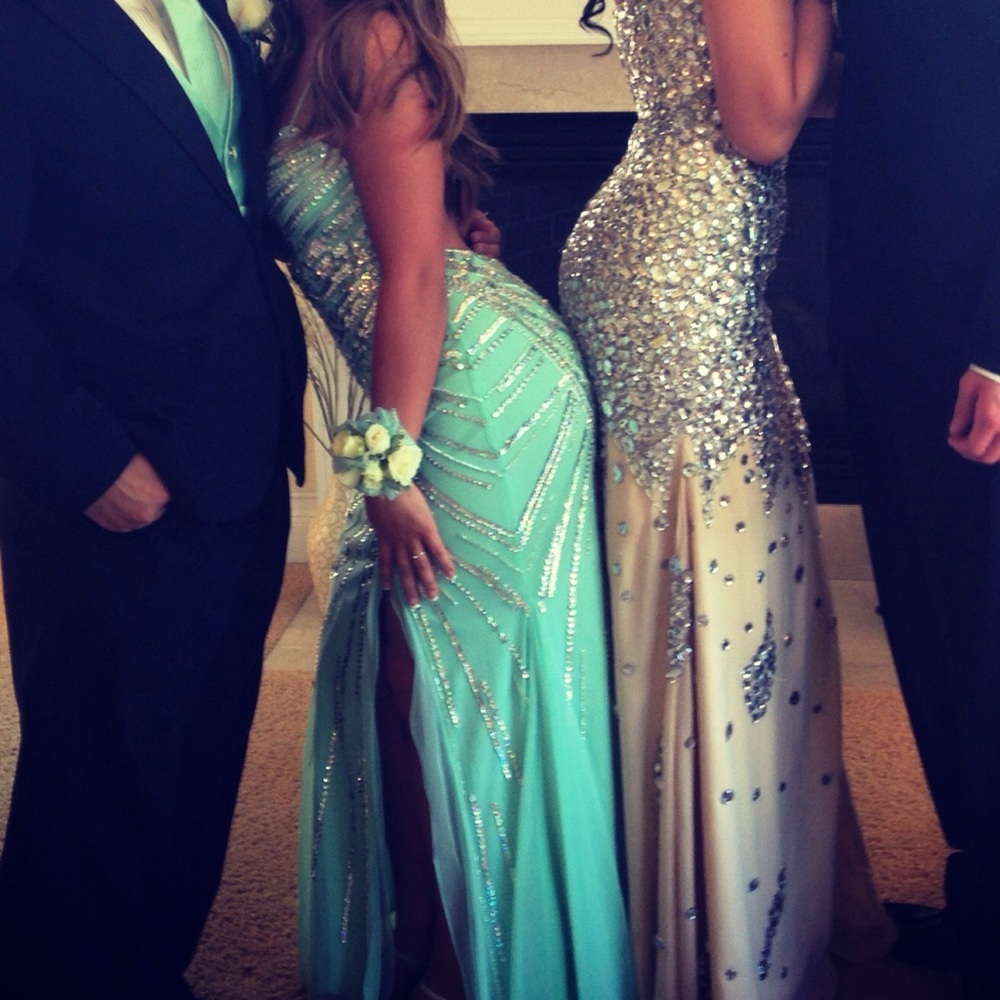 Prom dress - Picture 5 of 5