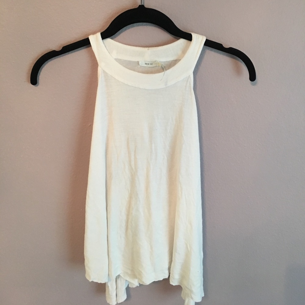 🌷URBAN OUTFITTERS WHITE HALTER TOP🌷