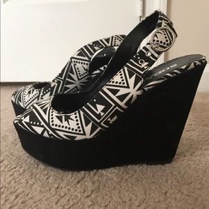 Black and white pattern wedge heel