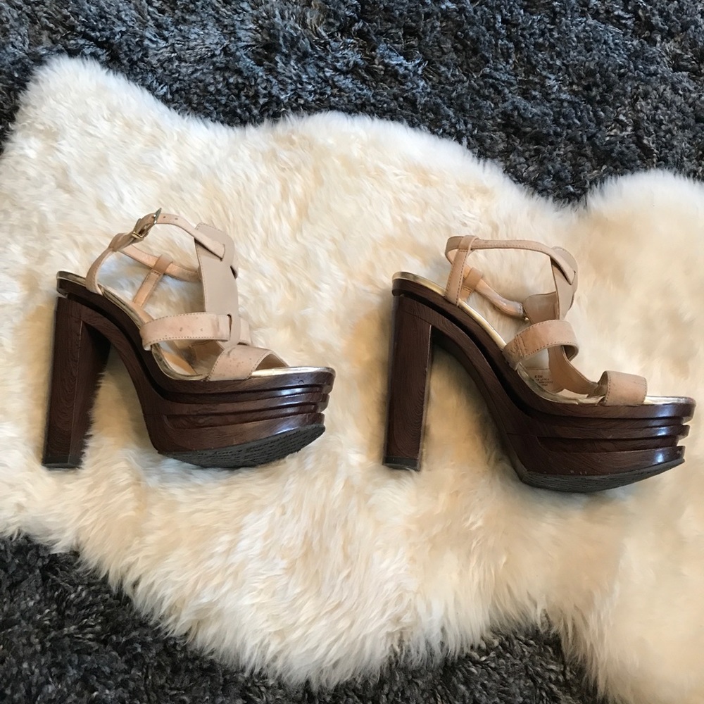 Gianni Bini Platform Heels