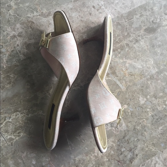 ❌SOLD❌Louis Vuitton Monogram Mini Lin Kitten Heels - Picture 4 of 5